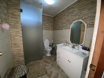 2 CASAS UNIDAS CON LOCAL COMERCIAL