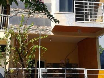 Rumah di Perum Gunung Anyar One Gate System Umsse