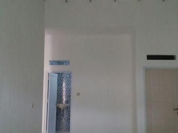 Rumah di Cilodong, Hoek, Semi Furnish dlm Prmhn di Sukamaju