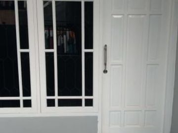 Rumah di Cilodong, Hoek, Semi Furnish dlm Prmhn di Sukamaju
