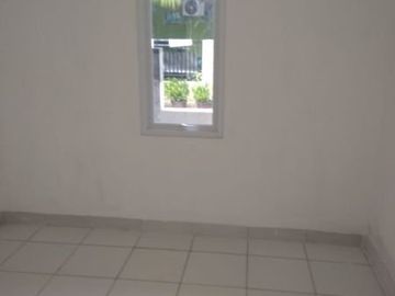 Rumah di Cilodong, Hoek, Semi Furnish dlm Prmhn di Sukamaju