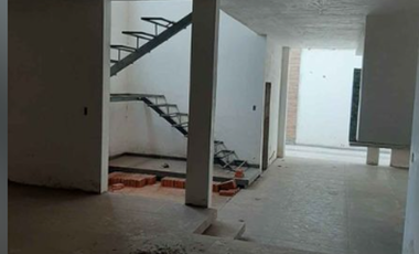 CASA EN ZACAPU, TRES RECAMARAS, PARA TERMINAR AL GUSTO
