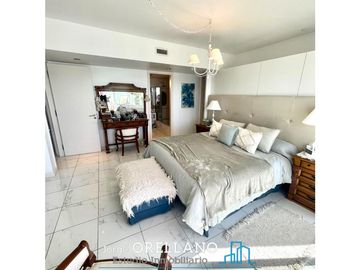 VENTA DE EXCLUSIVO PISO DE CATEGORIA FRENTE AL MAR EN BAHIA VARESE
