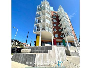 VENTA DE EXCLUSIVO PISO DE CATEGORIA FRENTE AL MAR EN BAHIA VARESE
