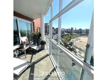 VENTA DE EXCLUSIVO PISO DE CATEGORIA FRENTE AL MAR EN BAHIA VARESE