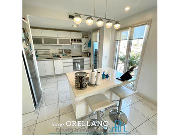 VENTA DE EXCLUSIVO PISO DE CATEGORIA FRENTE AL MAR EN BAHIA VARESE