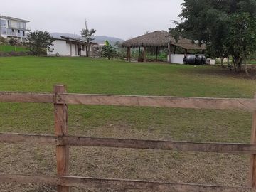 Se Vende Casa en Zona Rural, en la Montaña y Cerca del Mar en Olón