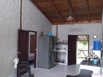 Se Vende Casa en Zona Rural, en la Montaña y Cerca del Mar en Olón