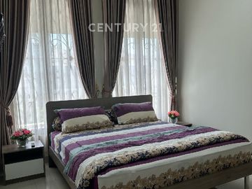 Rumah Di Simpruk Lippo Cikarang 3 Kamar , Furnished Mewah, Nego