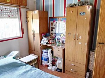 Propiedad en 3 plantas - Sobre lote de 340mts2 - 3 dormitorios - Altillo amplio - 2 baños completos - galpón - quincho - garage - parque