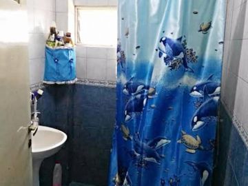 Propiedad en 3 plantas - Sobre lote de 340mts2 - 3 dormitorios - Altillo amplio - 2 baños completos - galpón - quincho - garage - parque