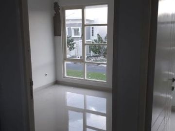 Rumah Puri Surya Jaya Valencia Strait Baru Gress. Full Renov