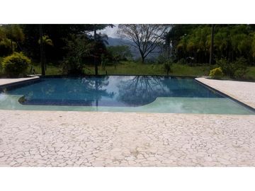 Finca para la venta o alquiler en Altos de Peñalisa