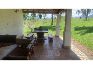 Finca para la venta o alquiler en Altos de Peñalisa