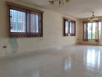 Casa en Venta en Garcia Gineres de 5 Recamaras