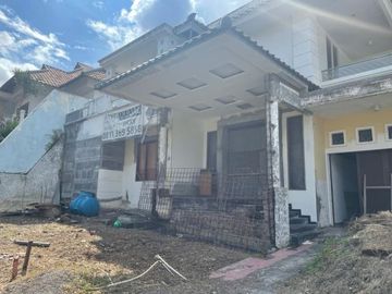Dijual Rumah hitung tanah Graha Family , Surabaya Barat