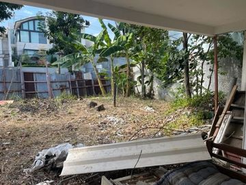 Dijual Rumah hitung tanah Graha Family , Surabaya Barat