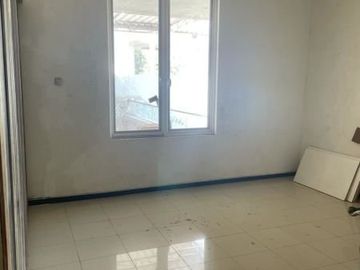 Dijual Rumah hitung tanah Graha Family , Surabaya Barat