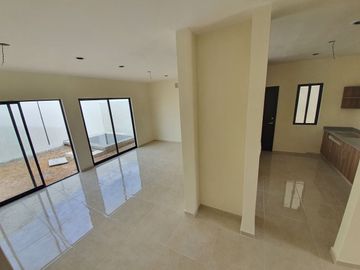 CASA EN TIXCACAL AL PONIENTE DE MÉRIDA, YUCATÁN