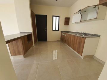 CASA EN TIXCACAL AL PONIENTE DE MÉRIDA, YUCATÁN