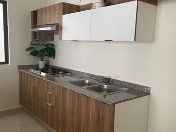 CASA EN TIXCACAL AL PONIENTE DE MÉRIDA, YUCATÁN
