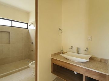CASA EN TIXCACAL AL PONIENTE DE MÉRIDA, YUCATÁN