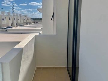 CASA EN TIXCACAL AL PONIENTE DE MÉRIDA, YUCATÁN