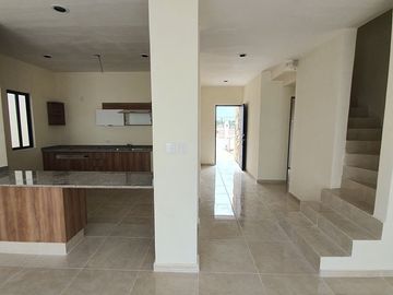 CASA EN TIXCACAL AL PONIENTE DE MÉRIDA, YUCATÁN