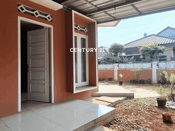 Rumah Nyaman Hook Depan Taman Dijual Di Pondok Pucung