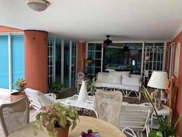 casa en arriendo/venta en riomar. Cod V100536