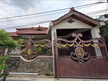 Rumah Mewah Hook di Prapen Indah Timur Kawasan Perumahan