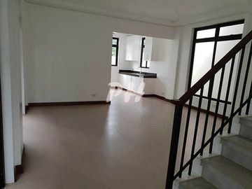 Modern House and Lot in East Fairview For Sale near Regalado Ave PH1136