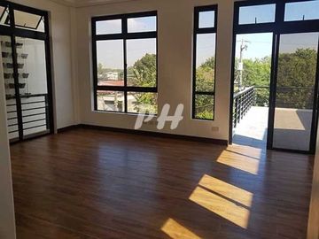 Modern House and Lot in East Fairview For Sale near Regalado Ave PH1136