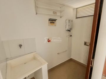 apartamento en arriendo en el poblado. Cod A777315