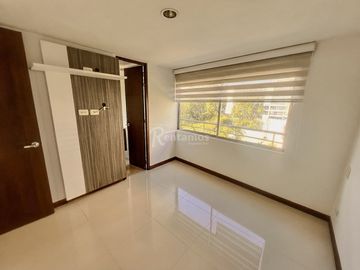 apartamento en arriendo en el poblado. Cod A777315