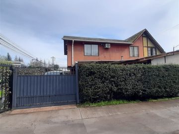 Casa en venta de 4 dorm.2 Baños Estac.Piscina. en La Florida