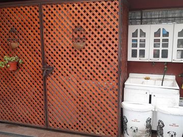 Casa en venta de 4 dorm.2 Baños Estac.Piscina. en La Florida