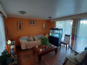 Casa en venta de 4 dorm.2 Baños Estac.Piscina. en La Florida