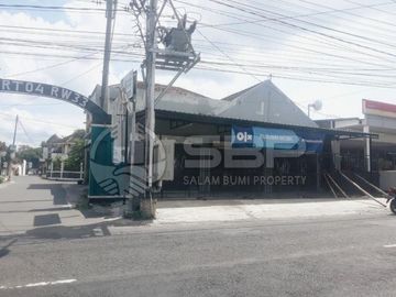 Rumah pingir jl strategis cck usaha dkt UGM jl kaliurang km 8