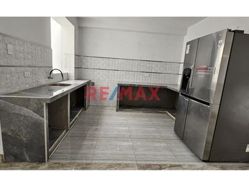 Ubicación privilegiada: Calle 13 Mz. P Lote 61, Sector A – Urb. San Antonio, Carapongo, Lurigancho Chosica

Descubre esta propiedad con una proyecci