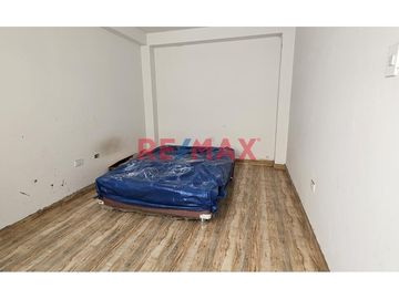 Ubicación privilegiada: Calle 13 Mz. P Lote 61, Sector A – Urb. San Antonio, Carapongo, Lurigancho Chosica

Descubre esta propiedad con una proyecci