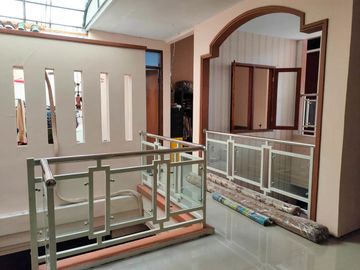 Rumah Baru 2,5 Lantai Luas 120 di Sulfat Raya kota Malang