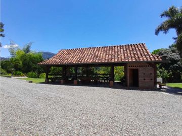 VENTA DE FINCA EN TARSO , SUROESTE DE ANTIOQUIA.