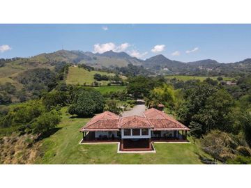 VENTA DE FINCA EN TARSO , SUROESTE DE ANTIOQUIA.