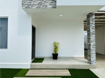 CASAS EN URB CRISTAL AZUL