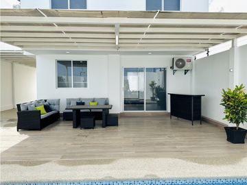CASAS EN URB CRISTAL AZUL