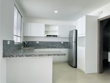 CASAS EN URB CRISTAL AZUL