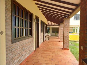 ESPECTACULAR CHALET PARA TURISMO