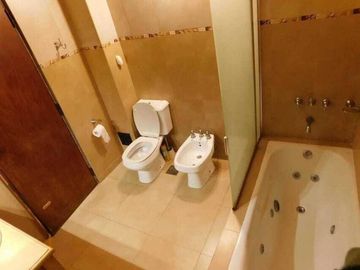 departamento en planta alta de 4 ambientes.
