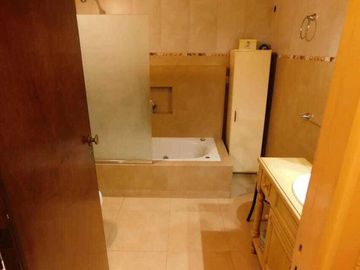 departamento en planta alta de 4 ambientes.